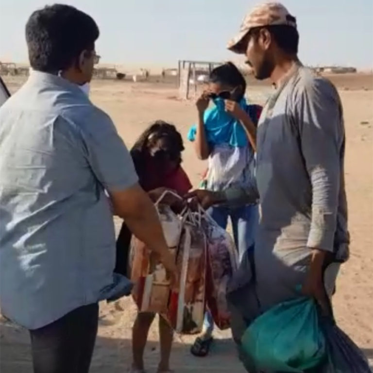 Read more about the article Desert Dwellers Receive Blankets & Jackets